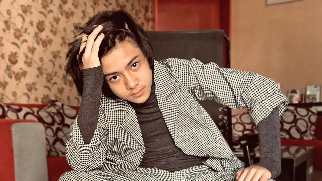 7 Potret Ganteng Rey Bong, Pemeran Anak Si Doel yang Curi Perhatian
