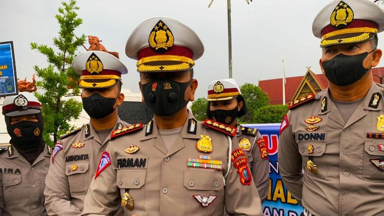 Direktur Lalu Lintas Polda Riau Komisaris Besar Firman Darmansyah saat memberikan himbauan aman soal mudik lebaran.