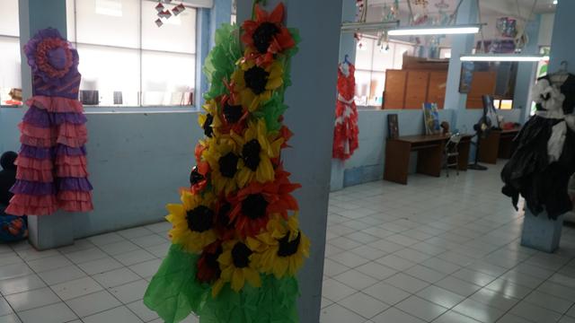 Gaun dari limbah plastik