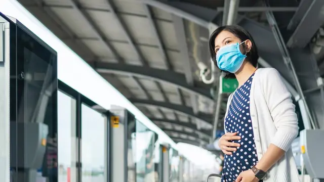 Perjalanan Jauh dengan Naik Pesawat atau Kereta Api