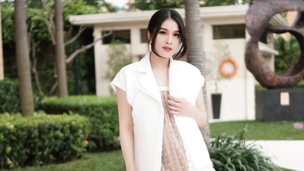 [Bintang] Bikin Wanita Iri, 8 Artis Ini Langsung Langsing Setelah Melahirkan