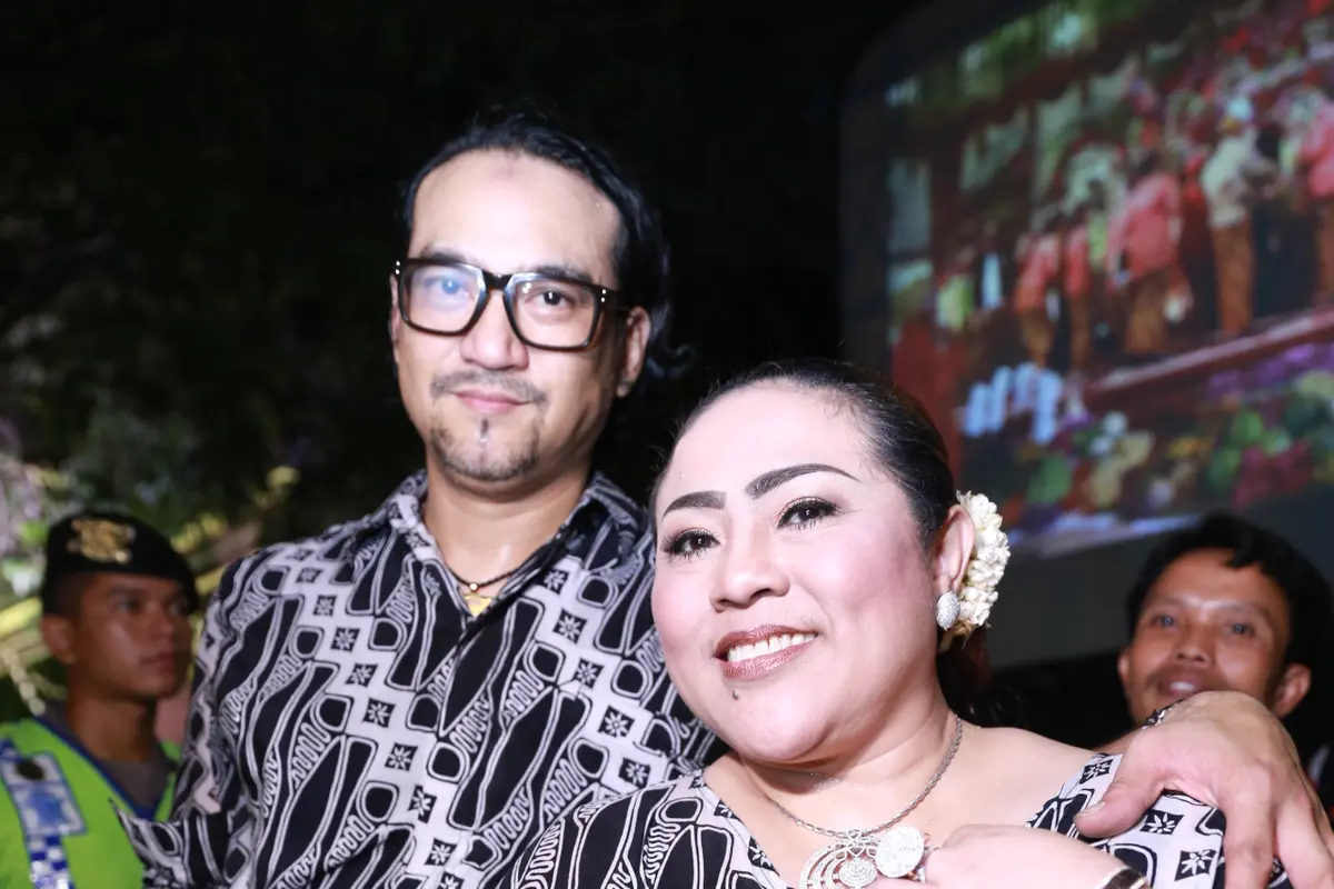 [Bintang] Nunung dan Suami