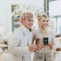 Kaesang Pangarep dan Erina Gudono (Foto: @morden.co @mike.omarr)