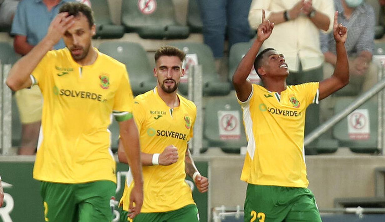 Satu-satunya gol sekaligus yang membuat Spurs tumbang dicetak oleh penyerang Pacos de Ferreira, Lucas Silva. (Foto: AP /Luis Vieira)