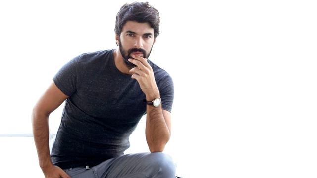 Aktor Tampan Engin Akyurek Tak Ingin Kehidupan Pribadi Diketahui Showbiz Liputan6 Com