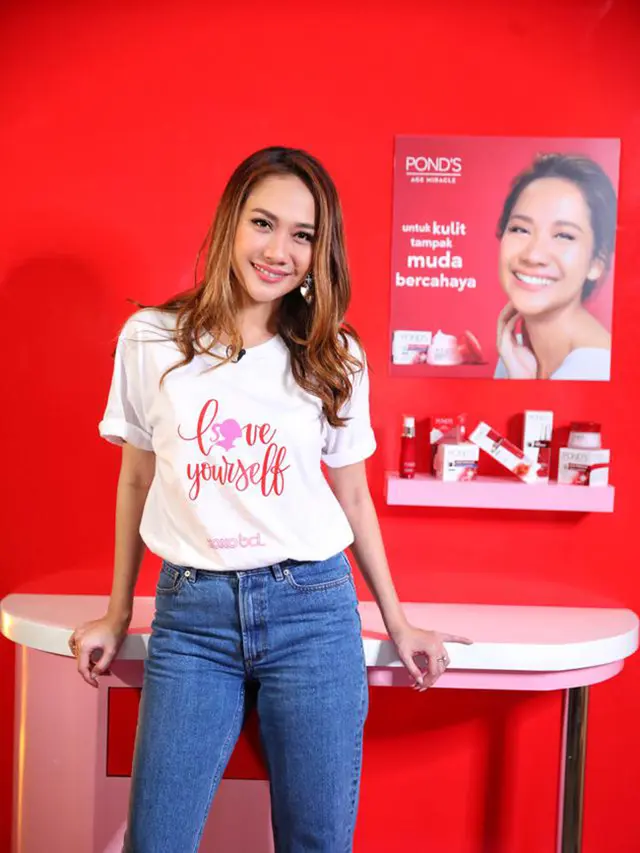 Inspirasi Perempuan Sukses, BCL Berderai Air Mata Usai Dapat Kejutan Fans