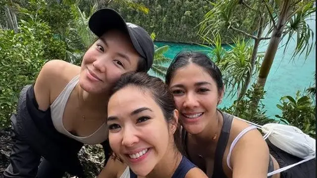 Potret Seru Gisel dan Naysilla Mirdad Liburan (credit: instagram/naymirdad)