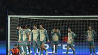 Momen pemain Man City kecewa usai dikalahkan PSG 2-4 di League Phase Liga Champions 2024/2025. (FRANCK FIFE / AFP)