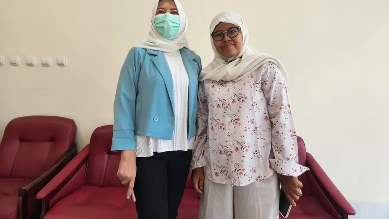 Rumaisah Satyawati, istri dari seorang prajurit TNI AU Kolonel Kal Mawad Halawi tengah mencari keadilan karena sang suami memiliki istri lain tanpa sepengatahuannya.