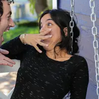 Bukan hanya bisa meningkatkan kolesterol, makan daging kambing juga bisa membuat mulut kamu bau lho. (Foto: huffpost.com)