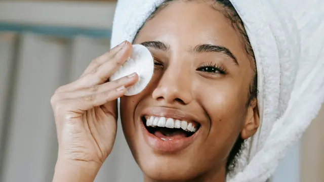Rahasia Merawat Kecantikan di Malam Hari dengan Gentle Cleanse dan Hydrate agar Kulit Lebih Sehat