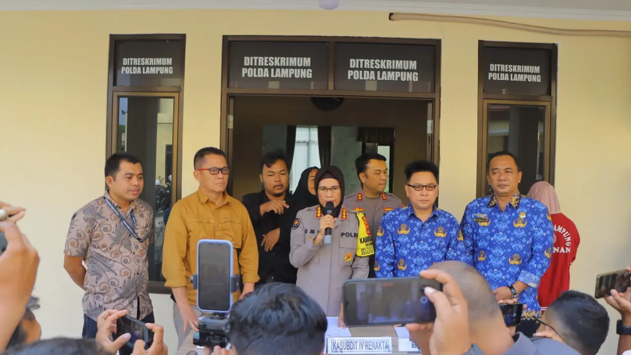 Jajaran Polda Lampung saat jumpa pers pengungkapan kasus perdagangan orang. Foto (Humas Polda Lampung