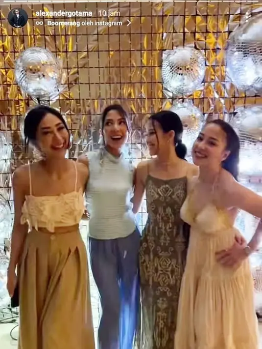 Dalam caption fotonya, Nikita menyebutkan jika diri Baladewa Jakarta Selatan.