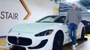 Leeteuk mempunyai memilih Maserati sebagai mobilnya. Mobil mewah ini berharga Rp 1,9 miliar. (Foto: koreaboo.com)