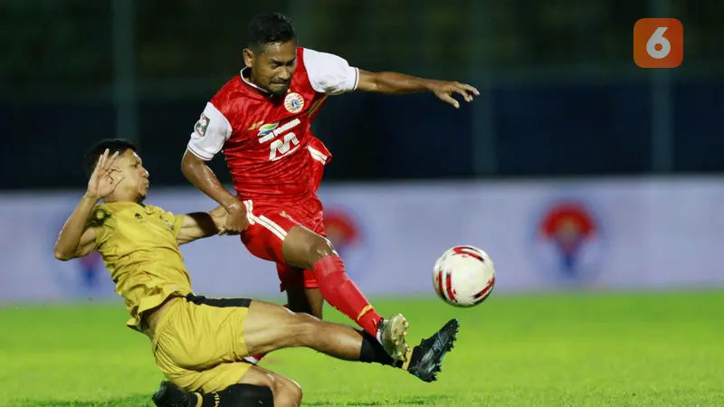 FOTO: Persija Jakarta Tertinggal 0-1 dari Bhayangkara Solo FC di Babak Pertama - TM Ichsan; Ramdani Lestaluhu