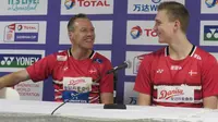 Pelatih kepala Denmark, Kenneth Jonassen (kiri), mengaku menghormati tim Indonesia yang jadi lawan mereka di Grup D Piala Sudirman 2017. (BWF Badminton)