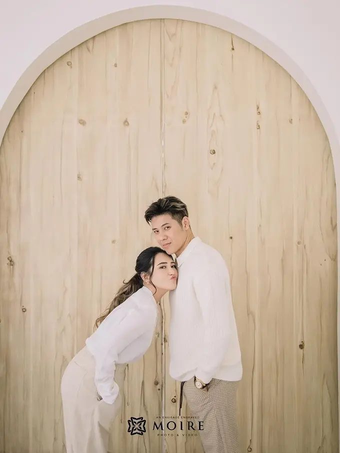 Potret mesra Via Vallen dengan Chervra Yolandi. (Foto: Instagram/viavallen)