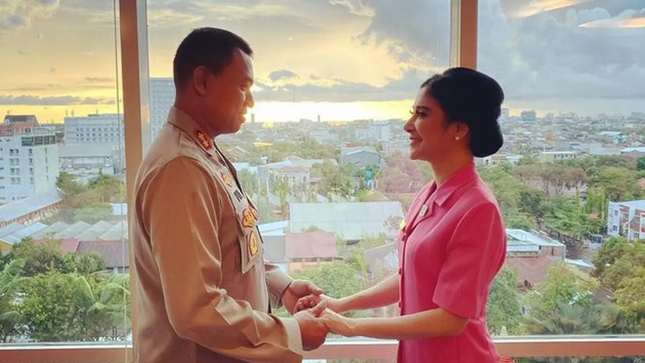 6 Potret Mesra Uut Permatasari Bareng Suami, Selalu Setia Mendampingi