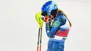 Reaksi Mikaela Shiffrin setelah memenangkan perlombaan dalam ajang FIS Alpine ski World Cup di Austria. (Foto: AFP/Joe Klamar)