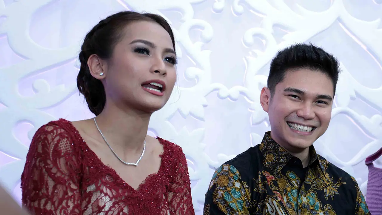 [Bintang] Acha Septriasa dan Vicky Kharisma