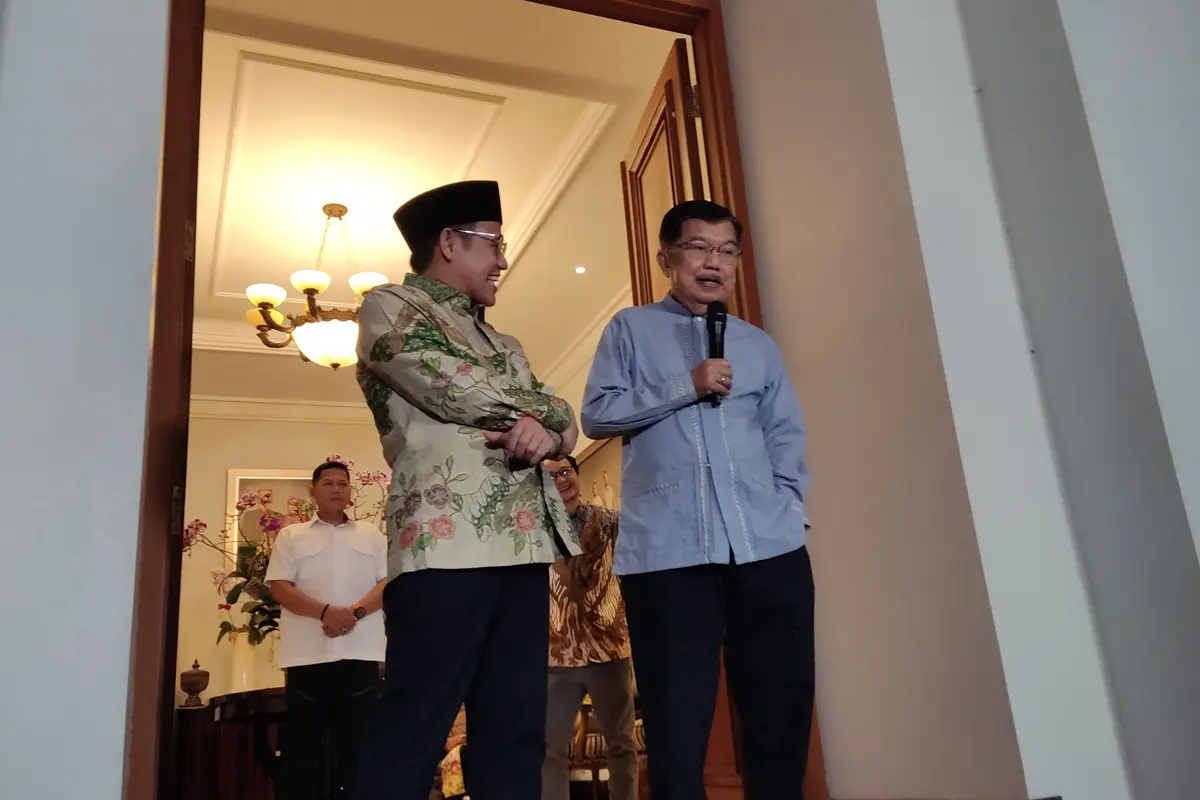Wakil Presiden RI ke-10 dan 12, Jusuf Kalla saat menerima kunjungan Ketua Umum PKB Muhaimin Iskandar (Cak Imin) (Merdeka.com)