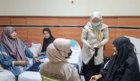 Perjuangan Safari Wukuf, Saat Petugas Haji Menjadi Anak bagi Para Lansia