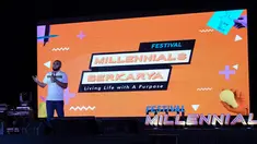 Direktur Pemasaran dan Supply Chain Semen Indonesia Adi Munandir memberi paparan tentang Program Milenials Berkarya Semen Indonesia di Gresik, Jawa Timur, Jumat (23/11). Millennials Berkarya mendapat ide dari 300 kelompok mahasiswa. (Liputan6.com/HO/Eko)