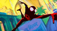 Art Work ikonis yang apik dalam film Miles Morales dan Gwen Stacy dipertemukan kembali di film Spider-Man: Across The Spider-Verse. (Foto: Dok. Sony Pictures Animation/ IMDb)
