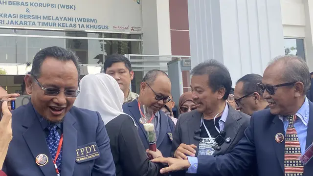 Roy Suryo Menghadiri Sidang Eksepsi Dokter Tifa di Pengadilan Negeri Jakarta Timur, Kamis (23/7/2026).