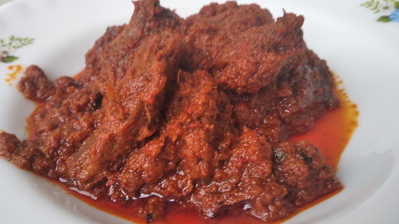 Rendang daging khas Ranah Minang (Liputan6.com/ Novia Harlina)