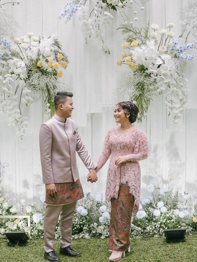 6 Potret Lamaran Syifa Adik Ayu Ting Ting, Digelar di Resort Mewah