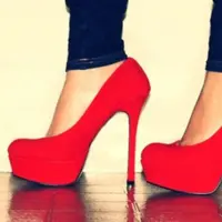 Bahaya 'high heels' mengancam kesehatan dan keindahan kakimu dapat dilihat secara gamblang lewat foto figur publik berikut