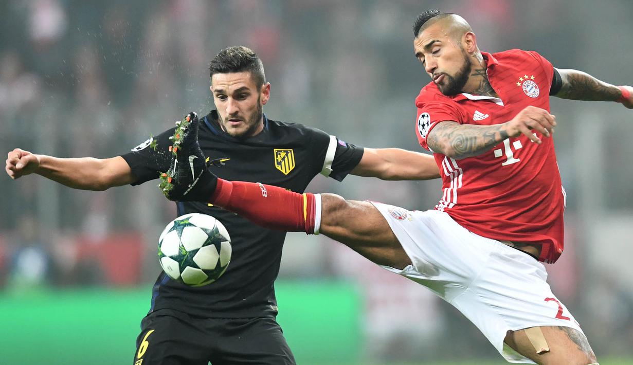 2. Arturo Vidal (Bayern Munchen) - Sebelum pindah ke Jerman, gelandang Chile ini merupakan pemain andalan Antonio Conte di Juventus dari 2011 sampai 2014. Kini, Conte ingin reuni dengan mantan anak asuhnya itu di Chelsea. (AFP/Peter Kneffel)