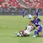 Duel ketat antara gelandang Persebaya, Rachmat Irianto dan sayap Persib, Ikhwan Tanamal dalam laga final Piala Presiden 2026 di Stadion Kapten I Wayan Dipta, Giantyar, Bali, Kamis (6/8/2026). (KLY/Budy Santoso)