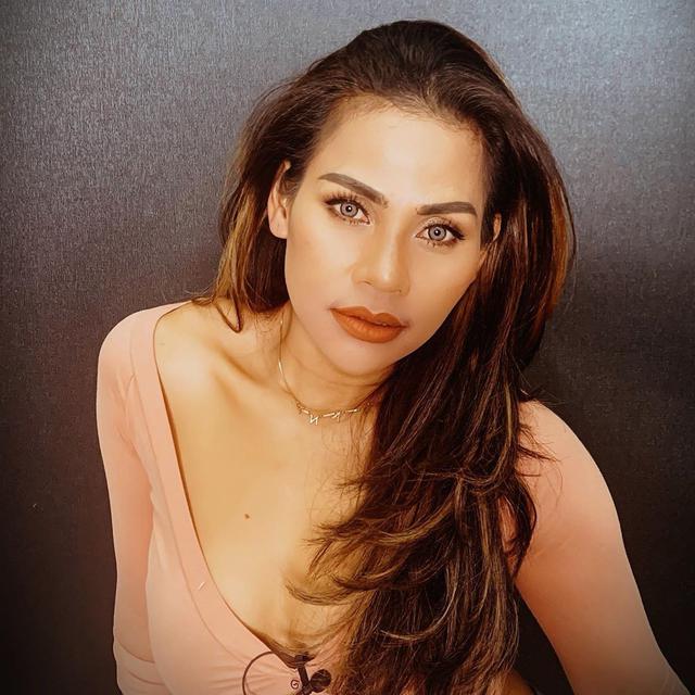 Dipercaya Jadi Manager Pribadi, Ini 6 Potret Nana Ricardo Adik Melaney Ricardo