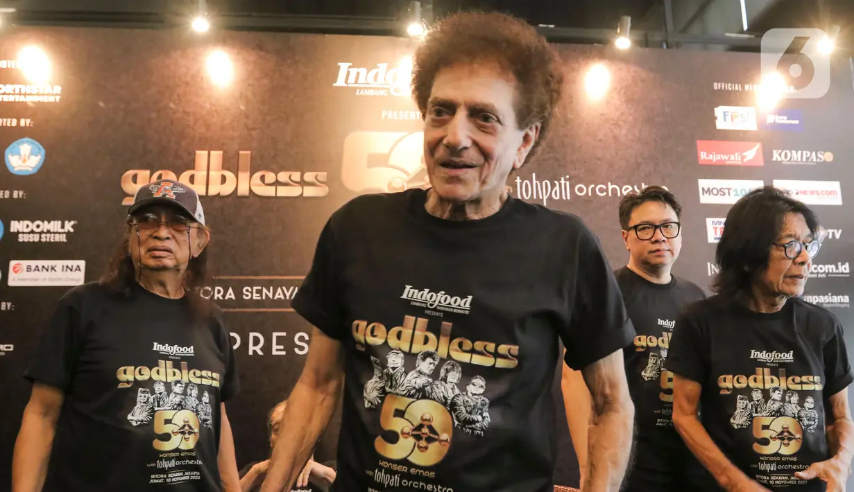 Sejauh ini, persiapan Achmar Albar dan kawan-kawan menjelang konser diketahui sudah mencapai 85 persen. (Liputan6.com/Angga Yuniar)