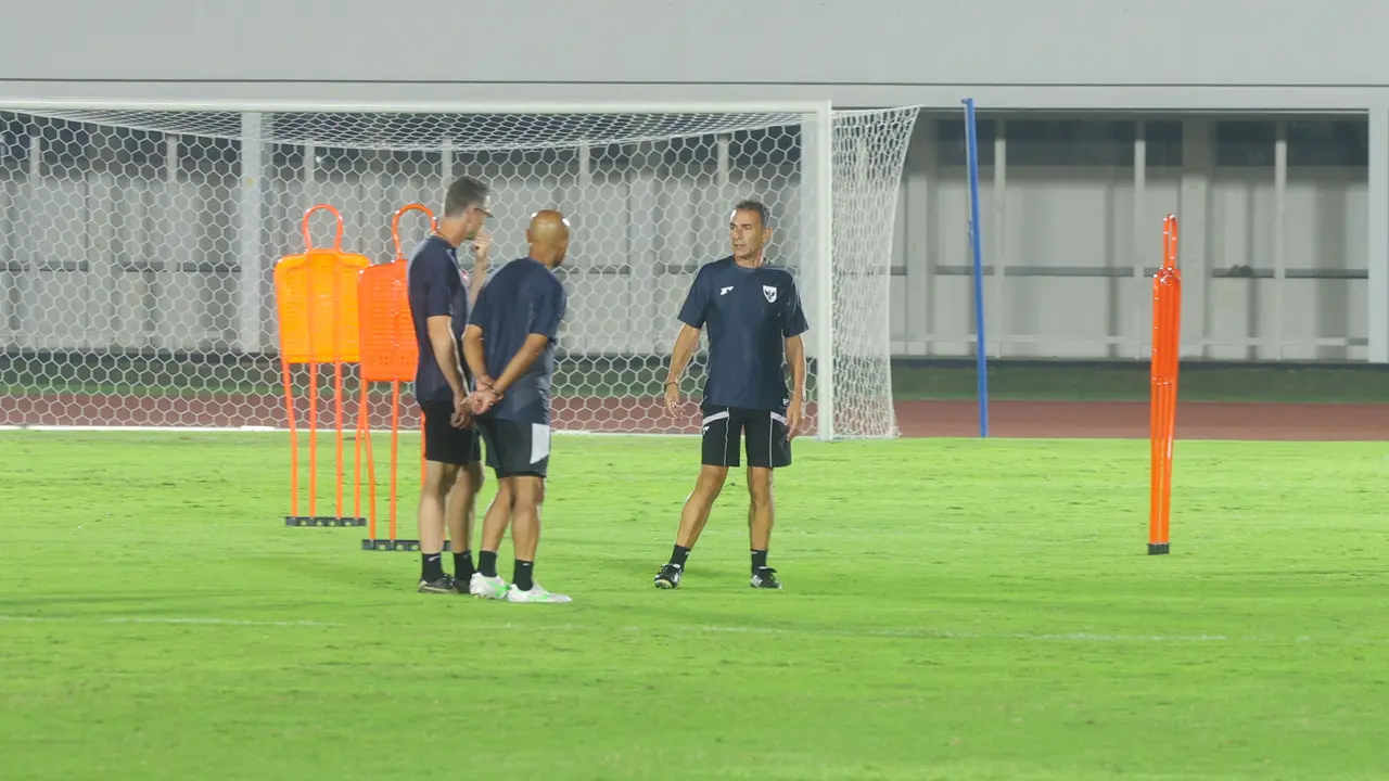 Gerald Vanenburg, Frank Van Kempen, dan Simon Tahamata - Piala AFF U-23 2025