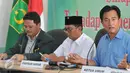 Yusril Ihza Mahendra (kanan) saat menggelar konferensi pers di Kantor PBB, Jakarta Selatan, Senin (26/10/2015). Yusril menilai RAPBN 2016 yang disampaikan oleh pemerintah, tidak realistis. (Liputan6.com/Andrian M Tunay) 
