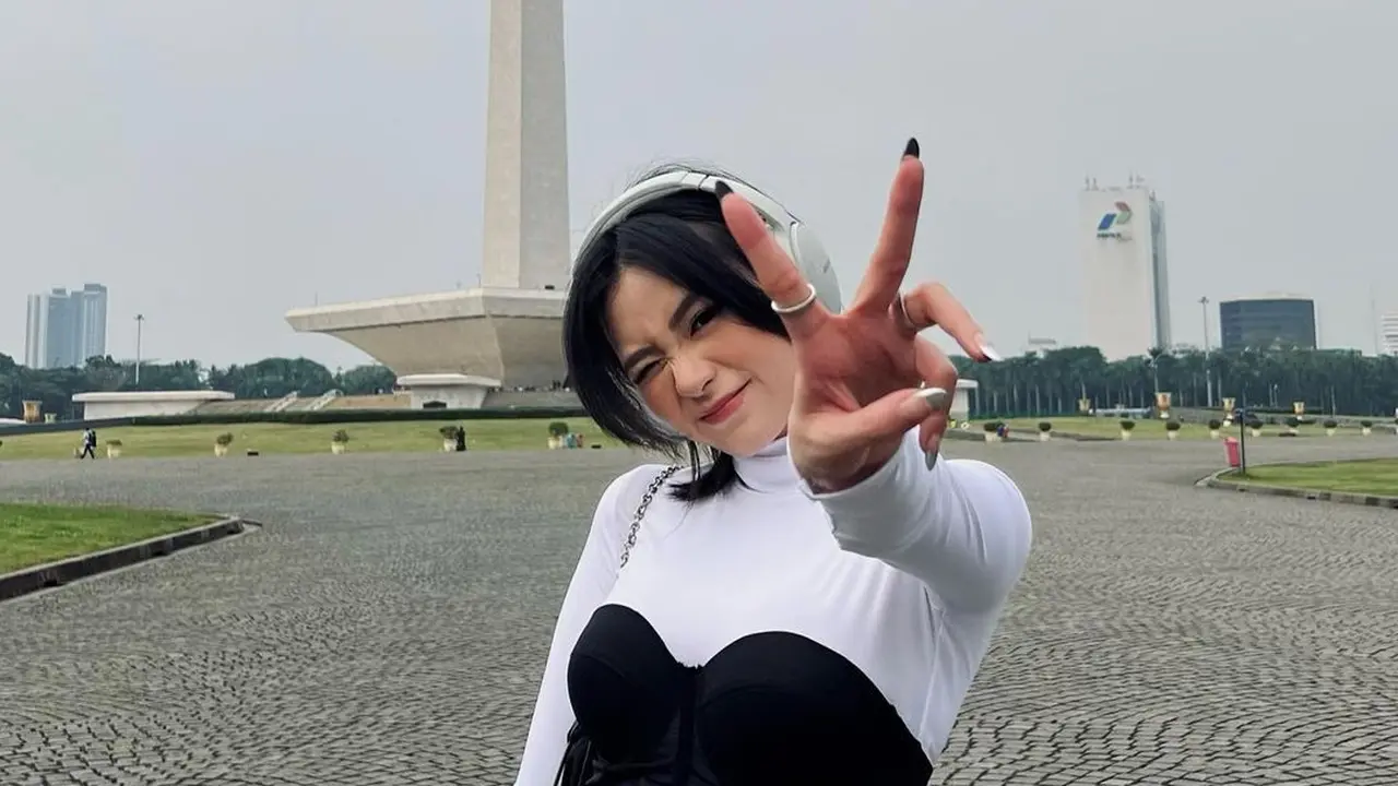 Selebgram dan Penyanyi Tamara Dai