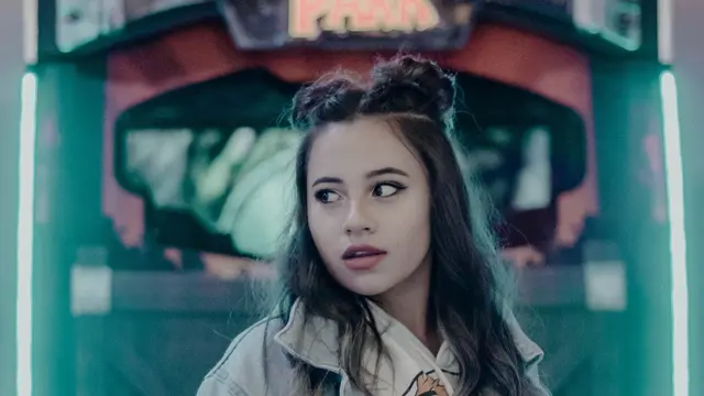 [Bintang] 5 Zodiak Ini Hobi Banget Nge-judge, Padahal Bukan Hakim!