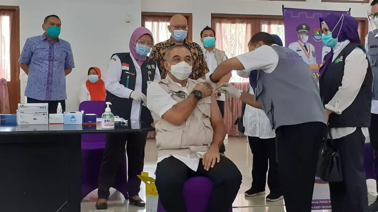 Belasan Pejabat Pemkab Tangerang Divaksinasi  Covid-19 Tahap Kedua