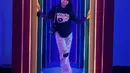 Afiqah cukup aktif membagikan foto-foto di Instagram @amaninaafiqah. Saat ini Afiqah sudah memiliki 118 ribu followers. Unggahan Afiqah saat jalan-jalan, syuting sinetron dan berbagai kegiatan lainnya selalu ramai komentar dari netizen. (Liputan6.com/IG/amaninaafiqah)