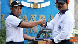 Citizen6, Surabaya: Tujuan diadakannya kegiatan lomba menembak dalam rangka Pomal Fun Shooting Th.2011 ini adalah mengadakan silaturahmi dengan para pejabat TNI AL di wilayah Surabaya dengan sarana olah raga menembak. (Pengirim: Budi Abdillah)