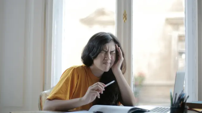 7 Cara Sederhana Mengatasi Migrain Tanpa Perlu Minum Obat