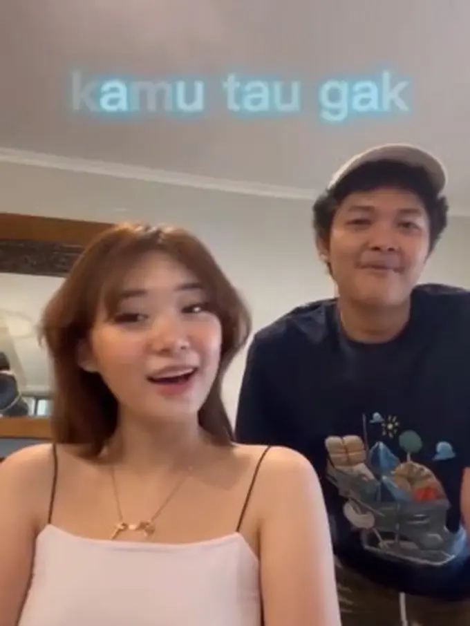 6 Momen Kedekatan Nopek Novian dengan Livy Renata, Seru dan Kompak