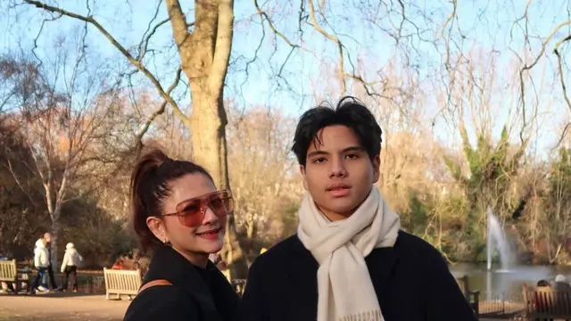 5 Foto Cut Keke dan Anaknya yang Jarang Tersorot, Kebersamaan di London Jadi Sorotan