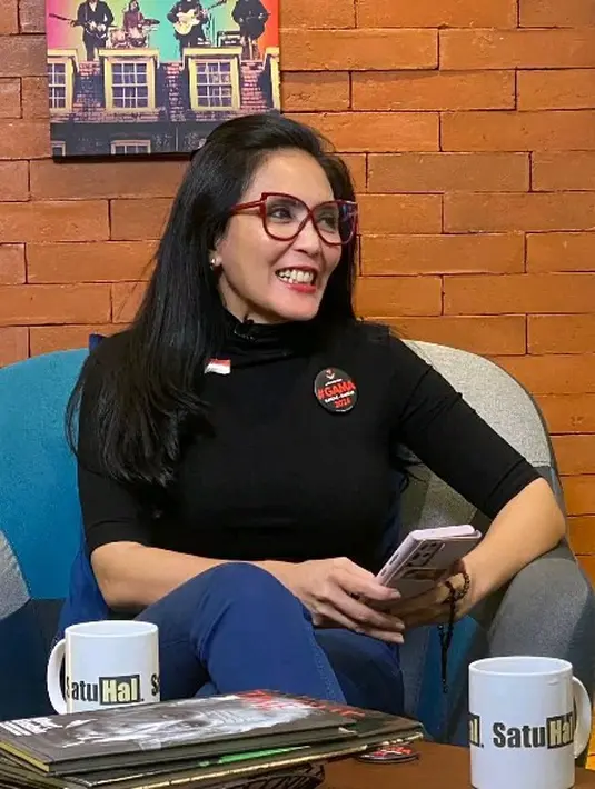 Perempuan kelahiran Garut itu berharap bisa terus berkontribusi untuk kemajuan bangsa dan negara. [Instagram/riekediahp]