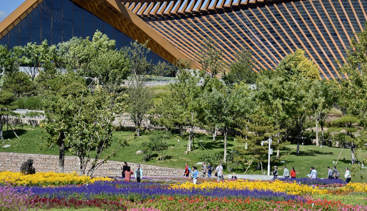 FOTO Melihat  Pemandangan  Indah  Beijing Garden Expo Park 