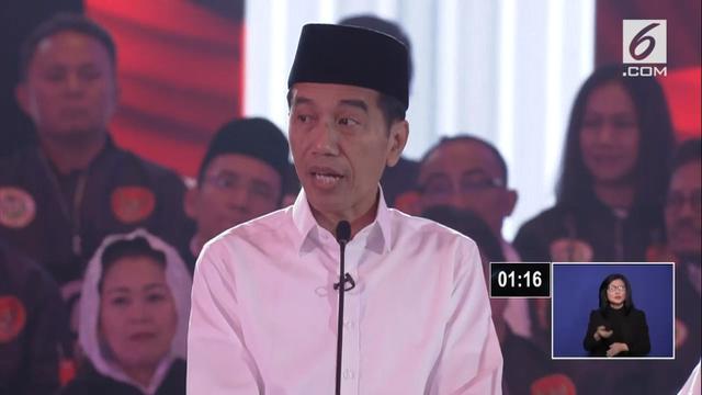 Calon presiden Jokowi saat debat capres cawapres 2019