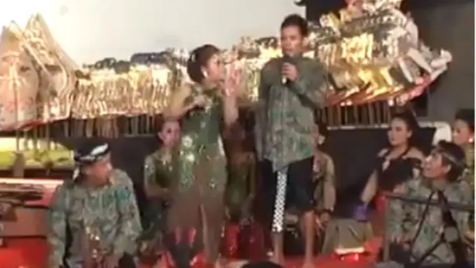 Untuk Menyempurnakan Hari Sabtu, Coba Fokus Sama Sindennya